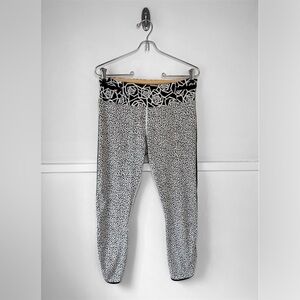Lululemon Real Quick Tight Miss Mosaic White/Posey Black White